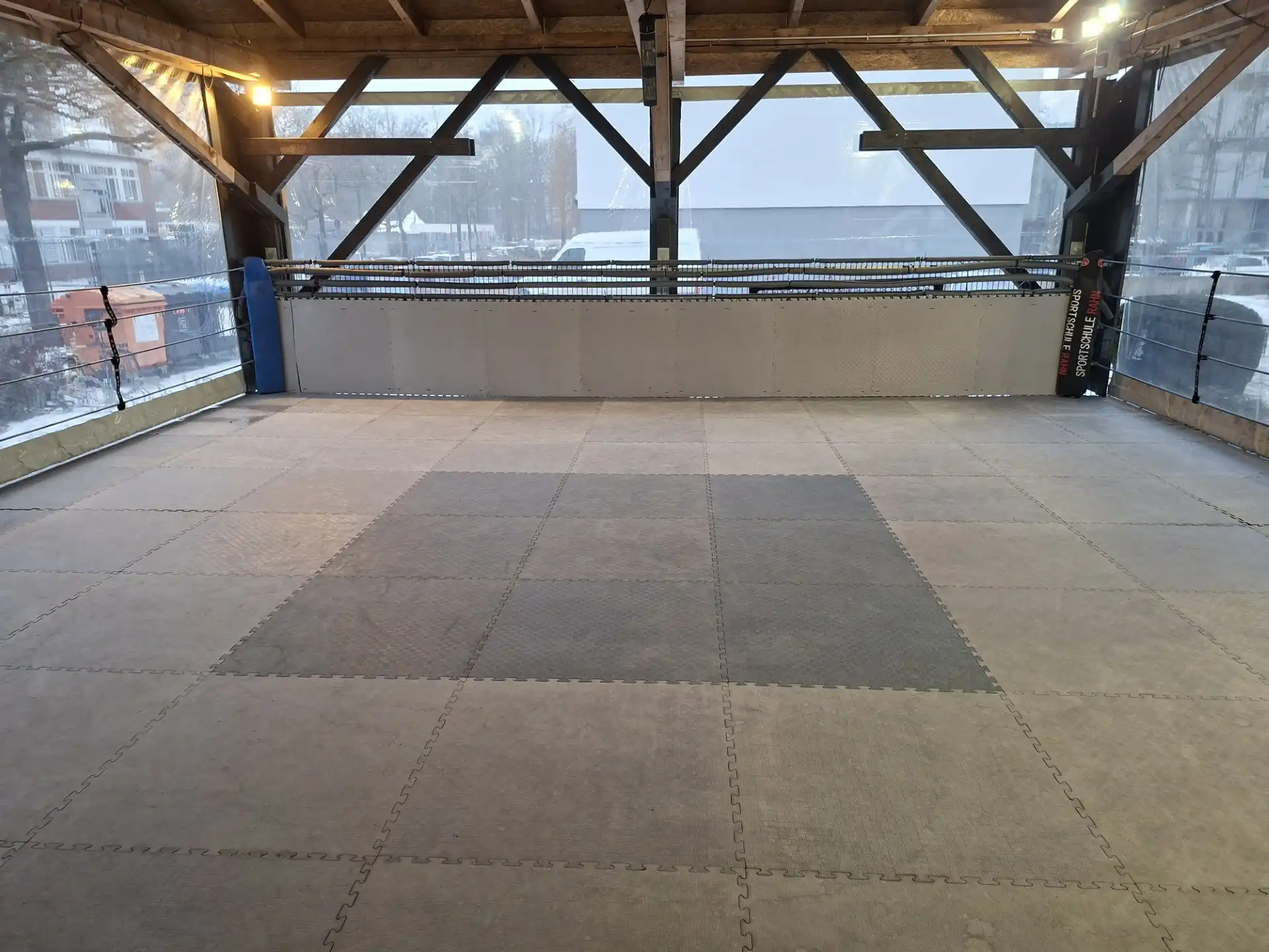 Sportschule Rahn Außenfläche - Räumlichkeit 2